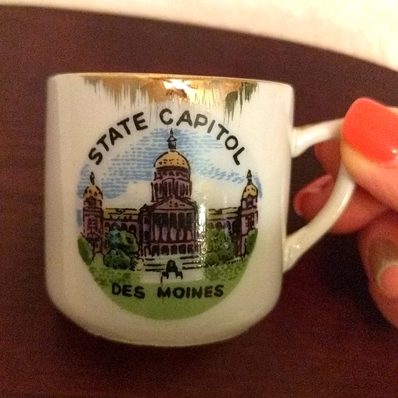 Vintage Misprint Des Moines, Iowa Collectable Souvenir Plate And Cup Set. - Picture 4 of 6